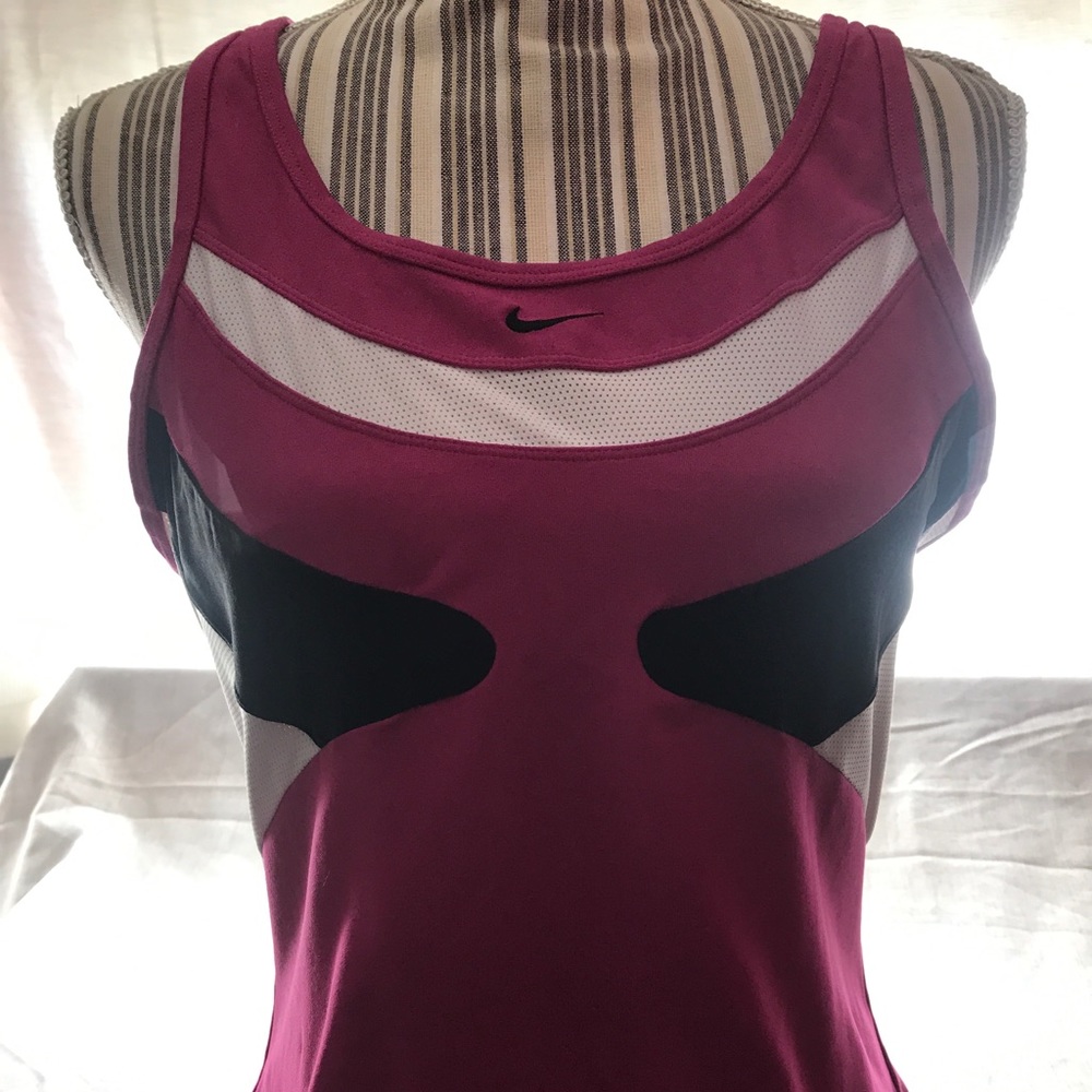 Nike tank